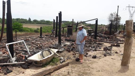 Mais de 80 animais morrem em incêndio em propriedade na Região Central do RS - foto 3