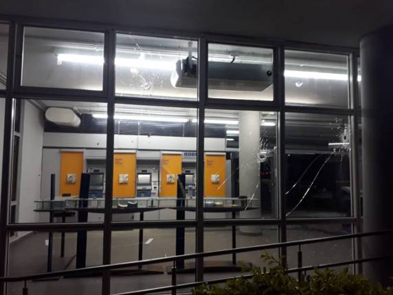 Criminosos atacam agência bancária em
Butiá nesta madrugada - foto 2