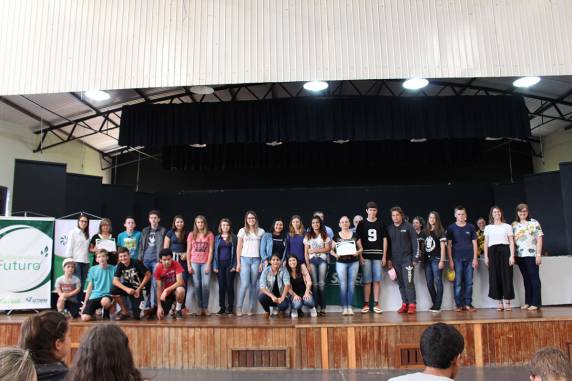 Nesta edição, participaram 187 alunos do Ensino Fundamental de 21 escolas da região