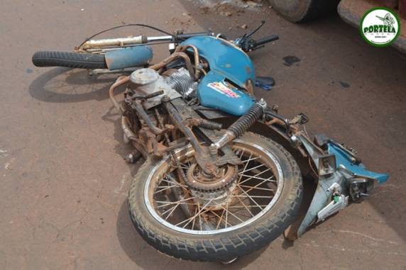 Motociclista é retirado de baixo de caminhonete após acidente em Tenente Portela - foto 4