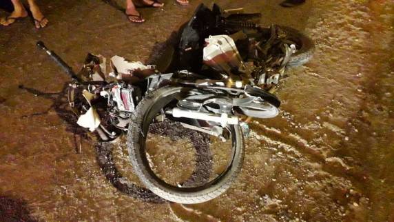 Passageiro do carro disse à PM que acidente ocorreu após condutor tentar ultrapassar ônibus