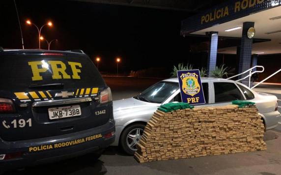 Aproximadamente 450 quilos de maconha são apreendidos após quase 20 quilômetros de perseguição no oeste catarinense - foto 3