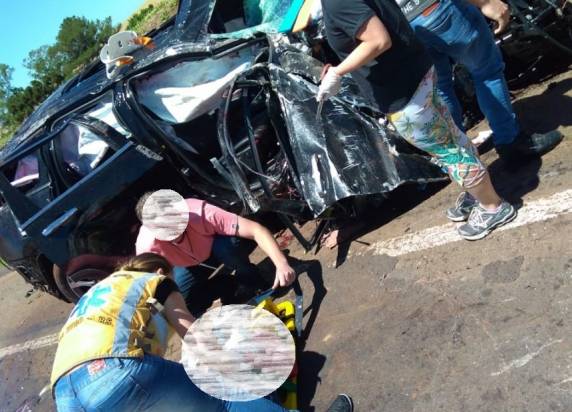 Colisão envolveu uma 

Hilux de Tramandai e um Jeep de Bombinhas SC