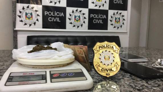 Casal é preso em Santo Ângelo por venda de drogas no Bairro Pilau II - foto 2