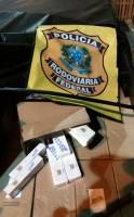 Caminhão com 300 mil maços de cigarros paraguaios é flagrado na BR 101 em Paulo
Lopes - foto 2