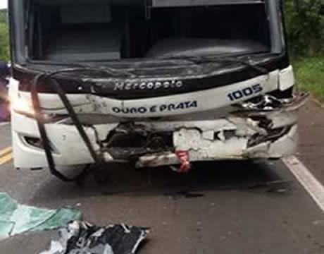 Ônibus da Ouro e Prata que se dirigia para Santo Ângelo se envolve em acidente com morte - foto 2