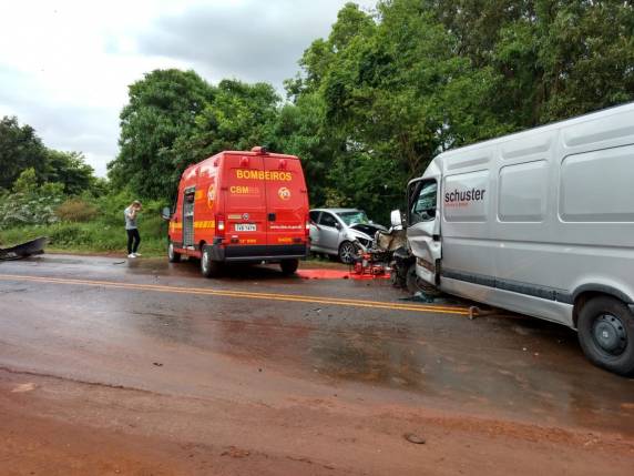 Acidente envolve Van de Santo Cristo e automóvel na RS 342 em Cruz Alta - foto 2