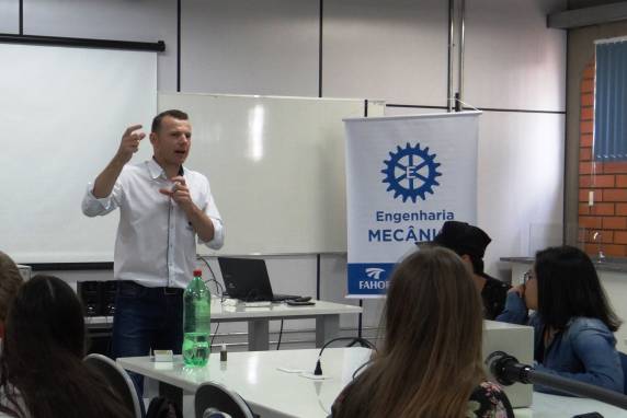 A modificação da 

forma de definir a quantidade de 1Kg foi definida na 26ª Conferência Geral de Pesos e Medidas, realizada na França
