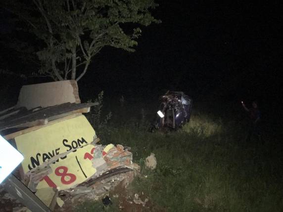 Motorista foge depois de se envolver em acidente com um ferido na BR 472, em
Três de Maio - foto 4