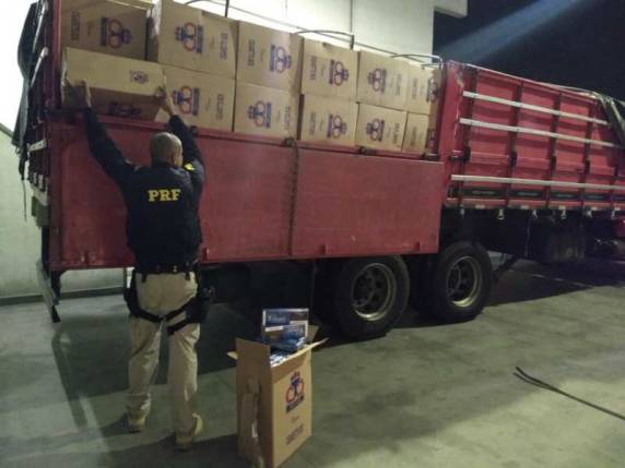 PRF prende contrabandista com R$ 1,1 milhão em cigarros do Paraguai - foto 2