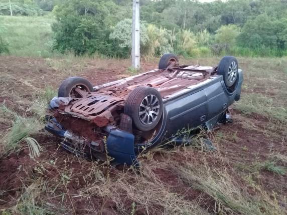 Ladrões furtam veículo, se envolvem em acidente e são presos pela BM em Horizontina - foto 2