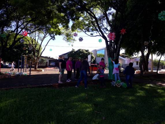 Praça do bairro São Francisco recebe decoração Natalina - foto 5