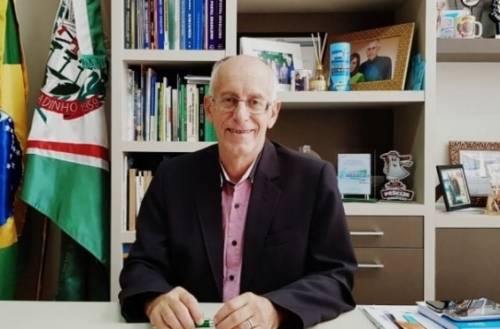 Em carta ao presidente da Câmara de Vereadores, Hamilton 

Centeleghe (PDT) anunciou a renúncia e não apresentou justificativa. Vice assumirá o cargo