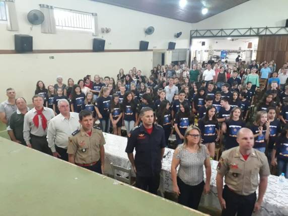 Solenidade marcou formatura do Projeto Bombeiro na Escola, em
Três de Maio - foto 2