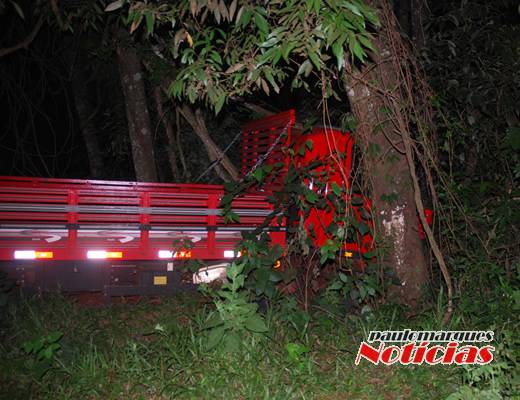 Motorista atropela pedestre e depois morre em colisão frontal contra um caminhão, em Independência - foto 2