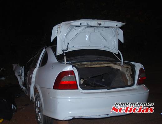 Motorista atropela pedestre e depois morre em colisão frontal contra um caminhão, em Independência - foto 8