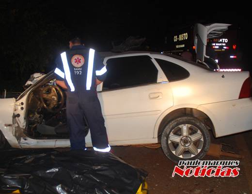 Motorista atropela pedestre e depois morre em colisão frontal contra um caminhão, em Independência - foto 7