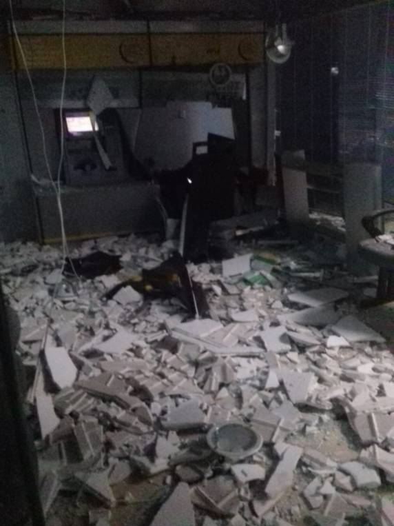 Criminosos atacam agências bancárias em Redentora - foto 4