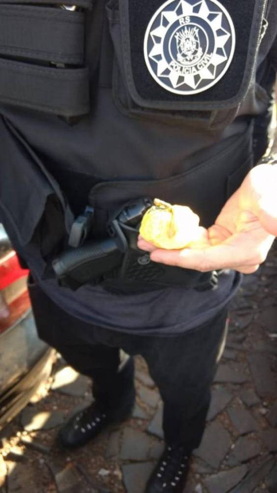 Polícia Civil prende 16 pessoas por tráfico de drogas e organização criminosa em Santo Ângelo - foto 4