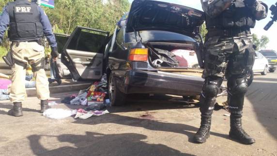 Passo-fundenses assaltam loja em Vanini, sofrem acidente durante fuga e são
presos - foto 2