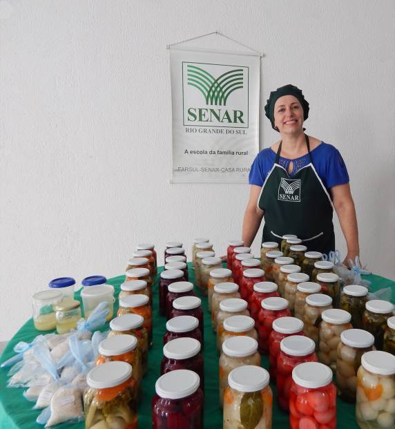 Associada da Unitec, 

Izabel Cenedese ministra cursos do Senar-RS desde 2004