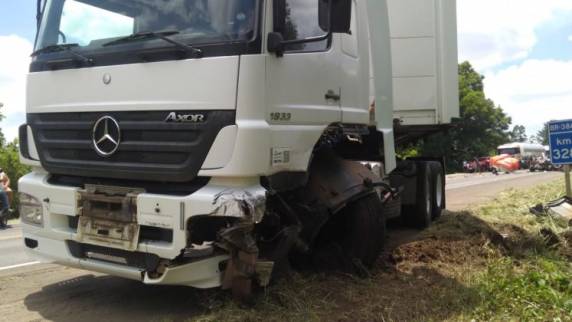 Acidente na BR-386, em Marques de Souza, deixa um morto e
rodovia bloqueada - foto 4