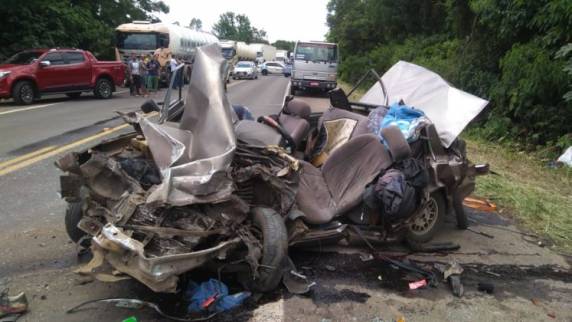 Acidente na BR-386, em Marques de Souza, deixa um morto e
rodovia bloqueada - foto 5