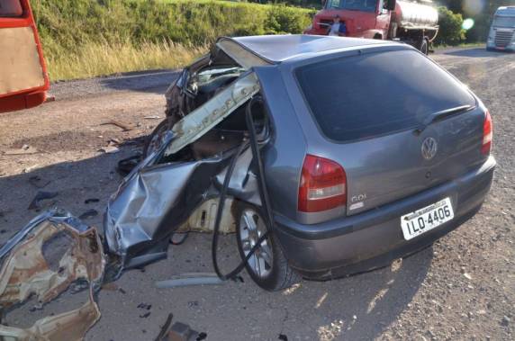 Acidente entre carro e caminhão bloqueia RS 223 em
Ibirubá - foto 3