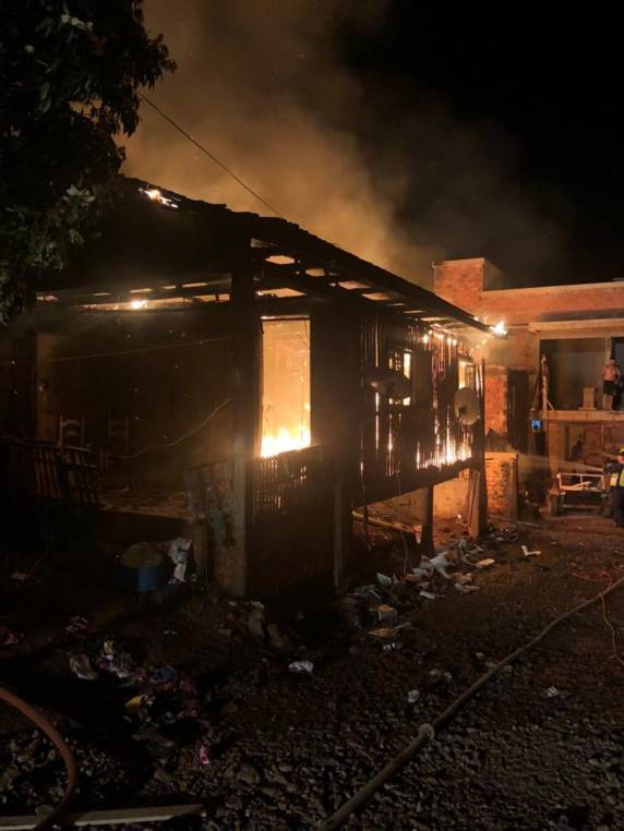 Residências pegaram fogo na noite de terça-feira no Bairro Chagas