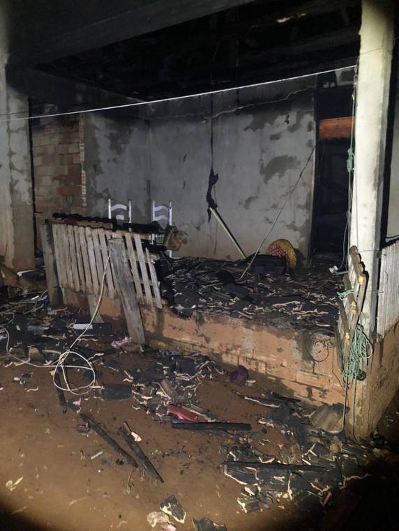 Idoso morre e duas casas pegam fogo em Xaxim - foto 3