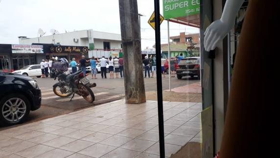 Criminosos assaltaram agências em Trindade do Sul na tarde desta quarta-

feira (12)