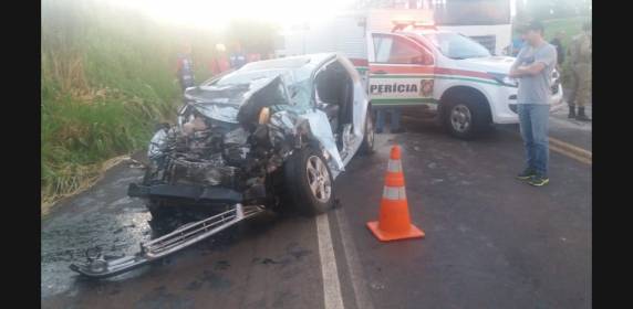 Colisão deixa dois mortos na BR-282 - foto 2