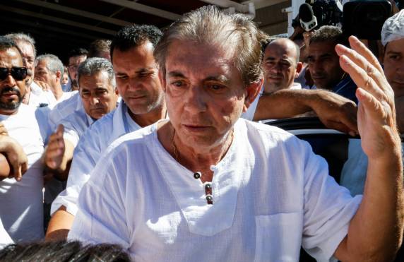 Médium responde contra acusações de abusos sexuais