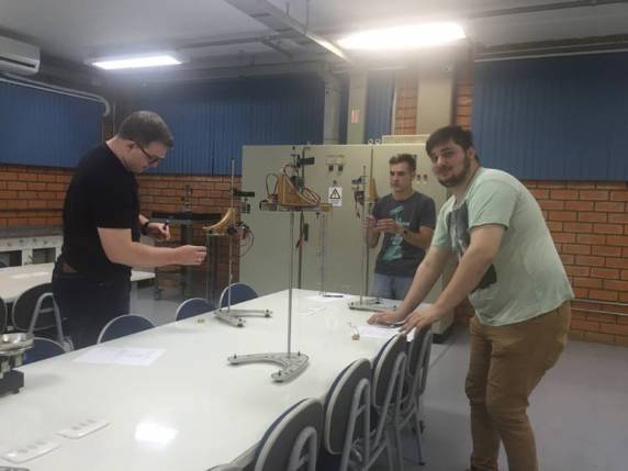 Atividades práticas são realizadas nas disciplinas de Cálculo da FAHOR - foto 3