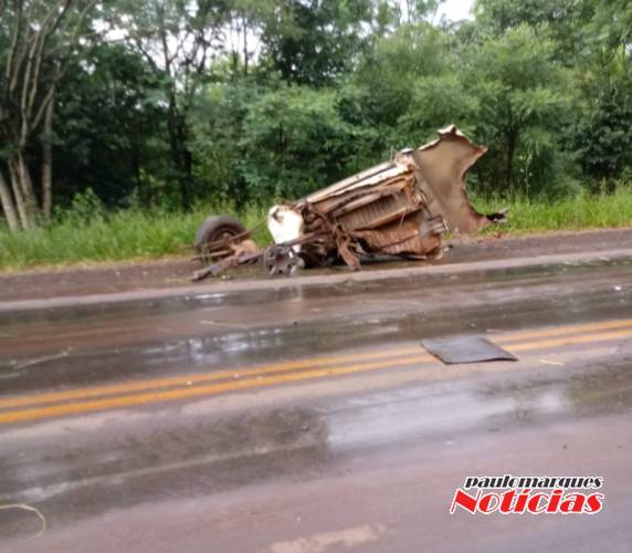 Caminhonete fica destruída após aquaplanagem
na RSC 472 em Santa Rosa - foto 7