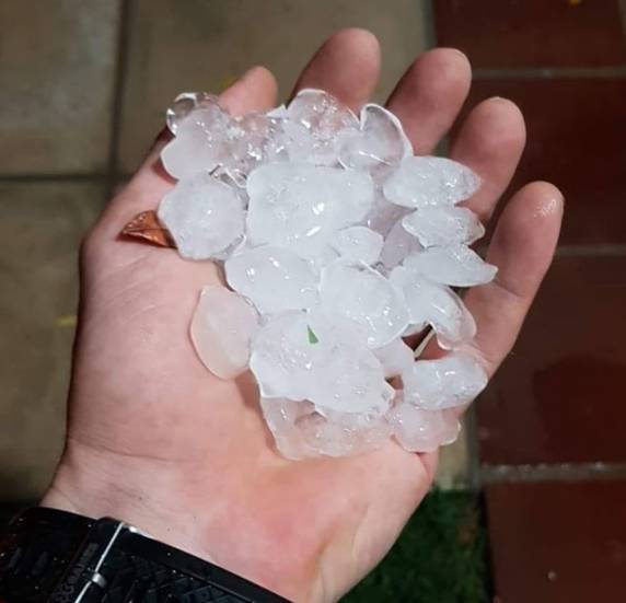 Vendaval
com granizo assusta moradores de Santiago nesta quarta-feira - foto 3