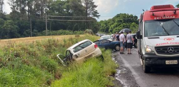 Acidente envolve cinco veículos na RS 344, no trajeto entre Santa Rosa e Giruá - foto 3