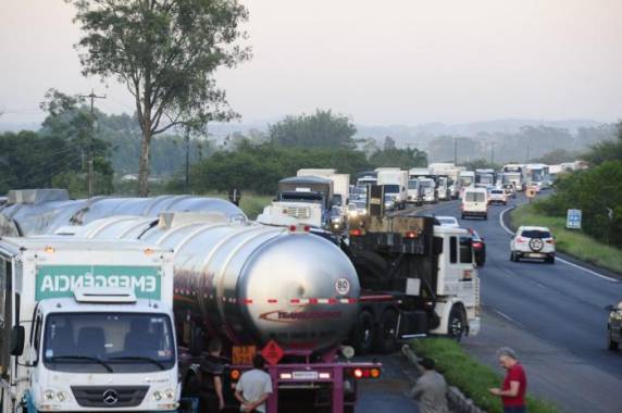 Acidente aconteceu no km 432 por volta das 22h de quarta-

feira