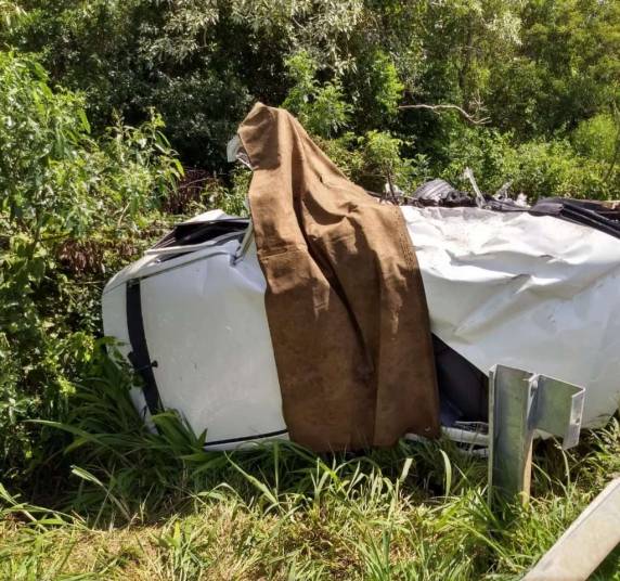 Grave acidente entre dois carros deixa uma pessoa morta e várias feridas em Dionísio Cerqueira - foto 3