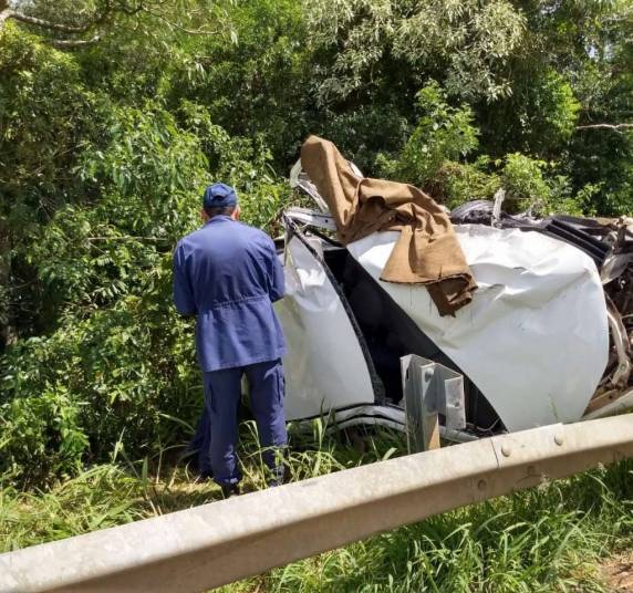 Grave acidente entre dois carros deixa uma pessoa morta e várias feridas em Dionísio Cerqueira - foto 4