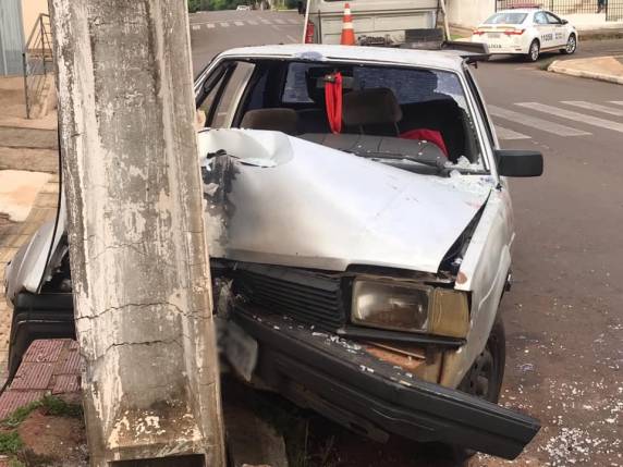 Quatro pessoas ocupavam o automóvel