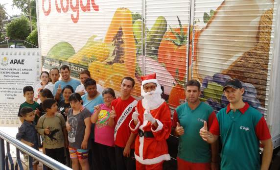 Apae de Três de Maio recebe doações - foto 3