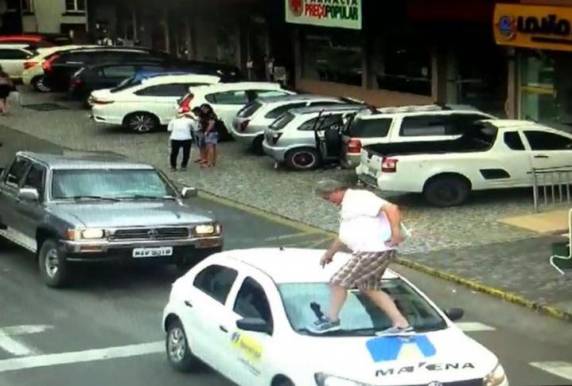 Ele afirmou que a atitude foi um impulso, mas também uma forma de protesto