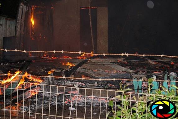 Residência é consumida pelo fogo em Braga - foto 2