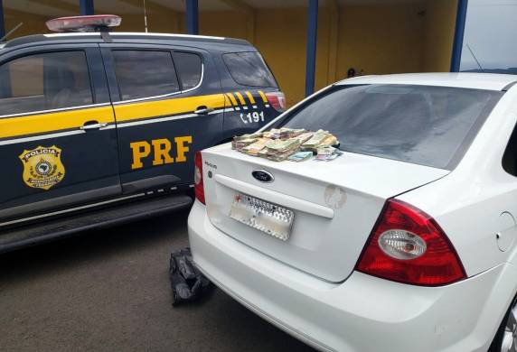 Casal é preso no planalto catarinense com mais de dois milhões de pesos argentinos sem comprovação de origem - foto 2