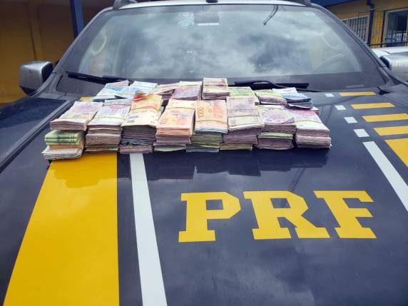 Casal é preso no planalto catarinense com mais de dois milhões de pesos argentinos sem comprovação de origem - foto 4