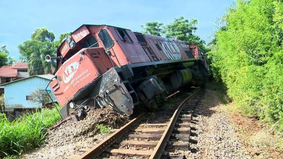 Acidente ocorreu por volta das 9h na linha que liga o município a cidade de Ijuí. Ninguém se feriu. Trabalho para retirada do transporte deve ser feito na tarde desta segunda