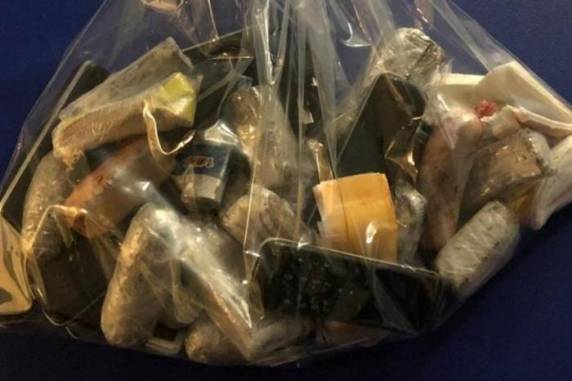 Objetos foram descobertos por agentes penitenciários em observação com uso de scanner corporal