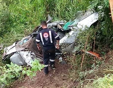 Jovem morre e três ficam feridos em acidente na RSC-287