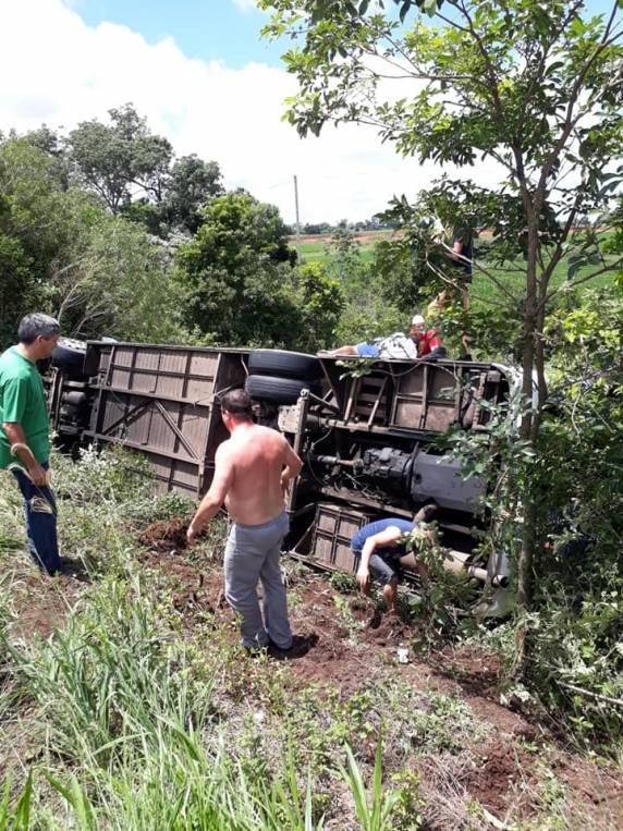 Ônibus tomba e deixa vários feridos na BR 287 entre Santa Maria e São Pedro do Sul - foto 6